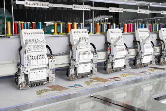 6 koppen Computer borduurmachine 13 talen met borduurfunctie