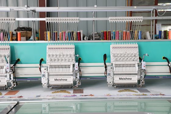 Computermachine voor het borduurwerk van een enkelvoudige zakdoek 15 naalden 10 koppen